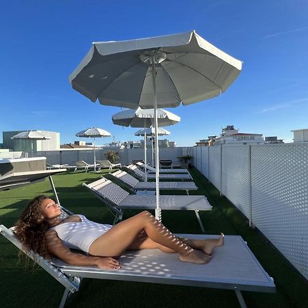 Hotel Pillon Бибионе Екстериор снимка