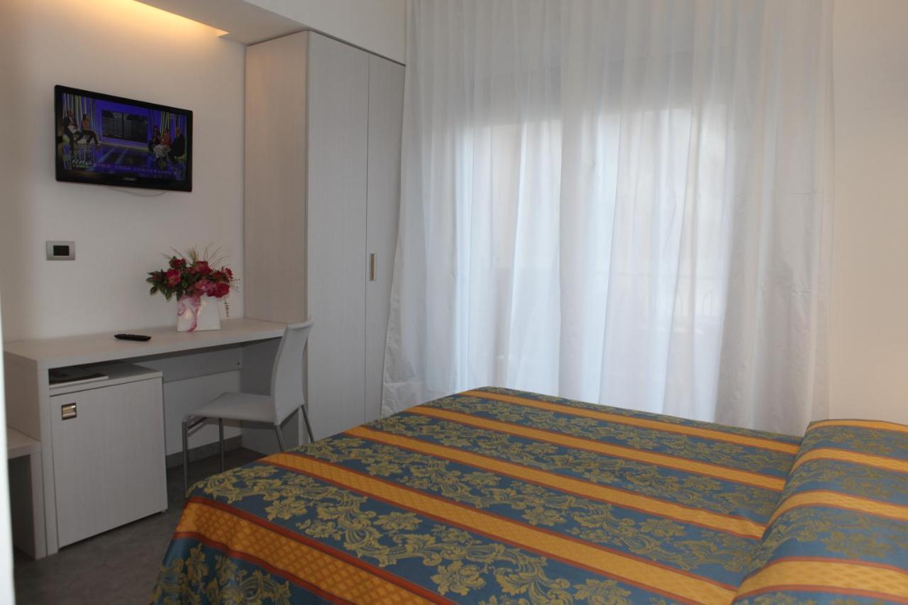 Hotel Pillon Бибионе Екстериор снимка