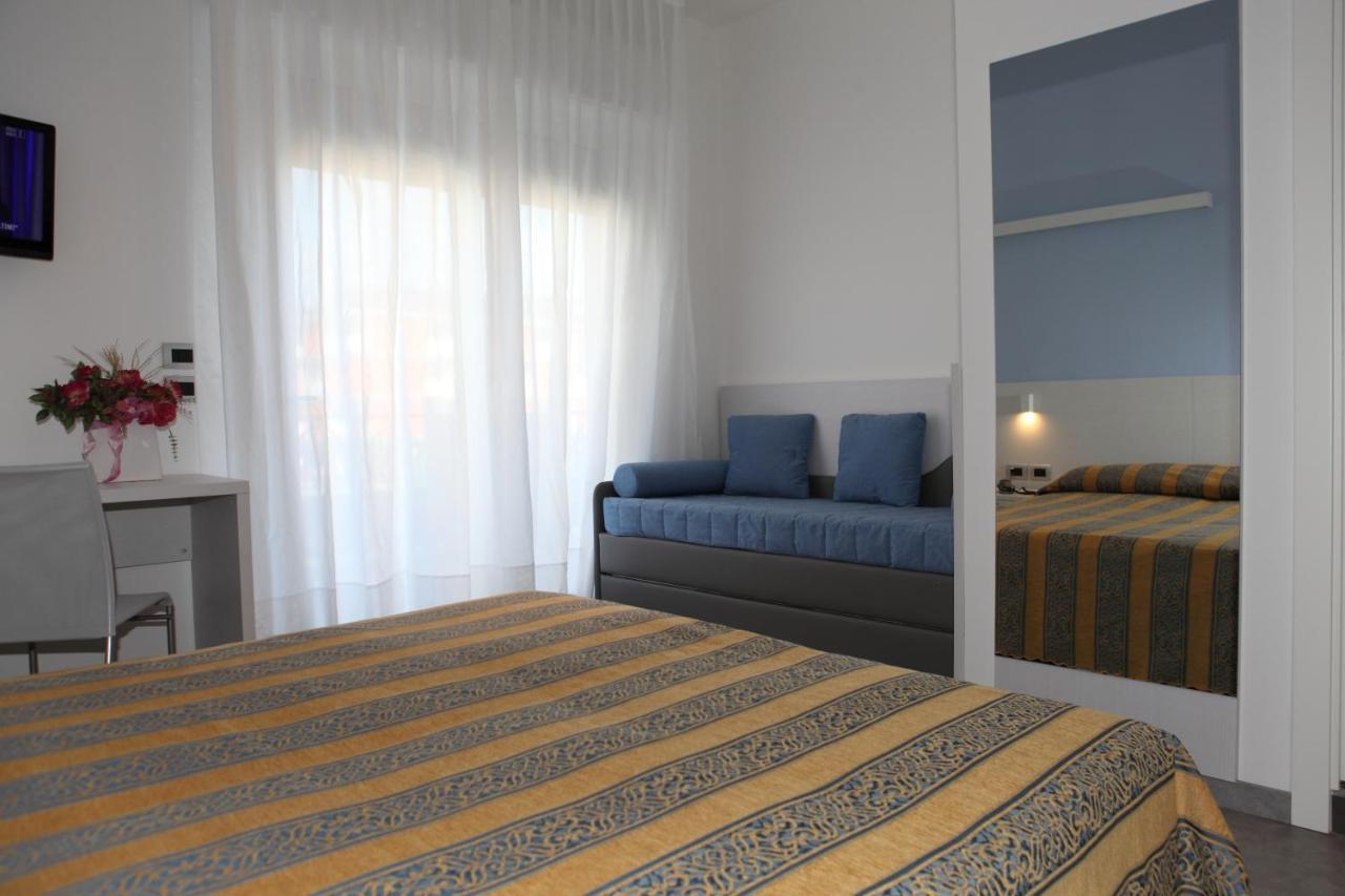 Hotel Pillon Бибионе Екстериор снимка