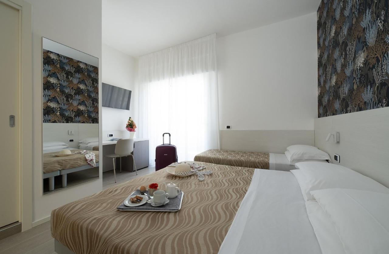Hotel Pillon Бибионе Екстериор снимка
