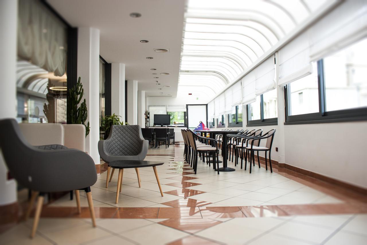 Hotel Pillon Бибионе Екстериор снимка