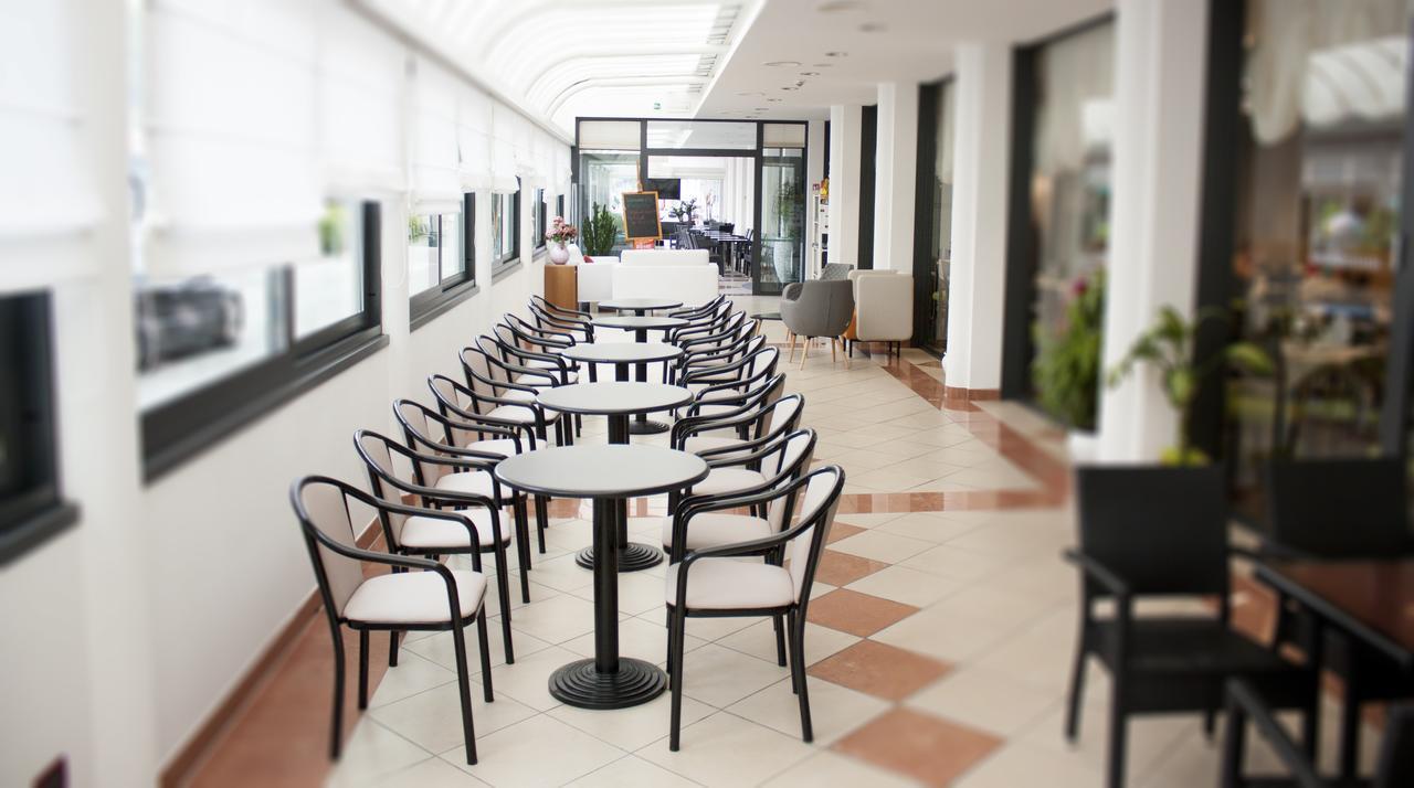 Hotel Pillon Бибионе Екстериор снимка